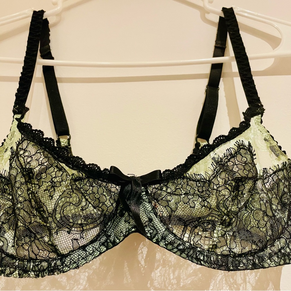 Black & Pale Green Agent Provocateur Bra in delicate lace (32C)